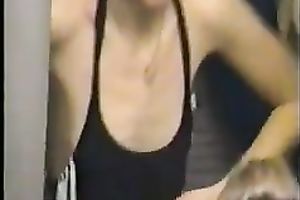 Skinny honey acquires in nature's garb in the changing room and exposes her pointer sisters