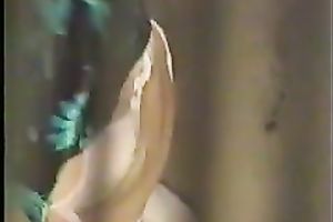 Skinny honey acquires in nature's garb in the changing room and exposes her pointer sisters