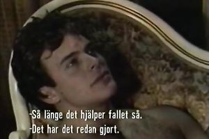 Big bottomed golden-haired hops on powerful shaft face to face