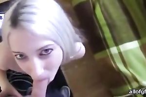 Delightfully cute blond can't live without missionary position