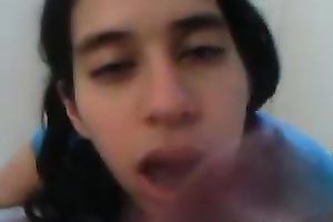 Filthy Latina strumpet sucks her client's weenie until that babe acquires a facial