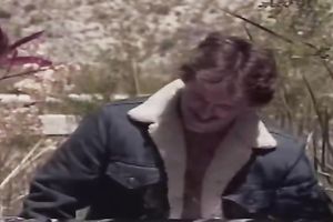 Hussy brunette hair with huge saggy pantoons masturbates her shaggy cunt