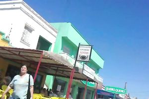 Sizzling sexy bombshell with large ass has no idea I am following her