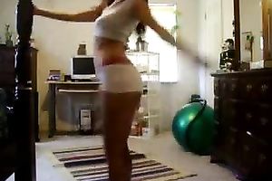 She is a hawt camgirl with awesome twerking skills