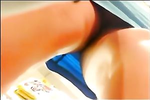 I made a precious upskirt clip of sexy woman in a store