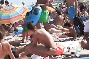 Topless cutie with flawless scones receives caught on my hidden webcam