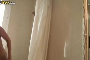 Horny girlfriend fucked by her boyfriend and jizzed on her muff