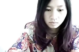 Webcam Chinese whore undresses and shows her wonderful holes