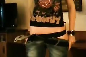 Depraved hoe with tasty bum is giving me a great oral pleasure