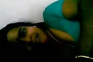 Sexy bulky black skinned Indian housemaid flashes her large mounds