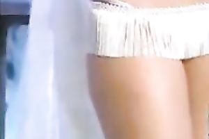 Gorgeous European blond stripper dances so beautifully