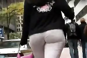 This gorgeously hawt chick with large jiggly arse makes me thirsty