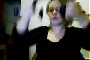 Slutty web camera blond wearing glasses plays with her limber mambos