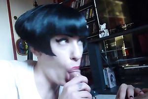 Prurient wench with dark silky hair knows how to give a worthwhile orall-service