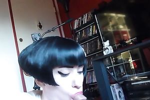 Prurient wench with dark silky hair knows how to give a worthwhile orall-service