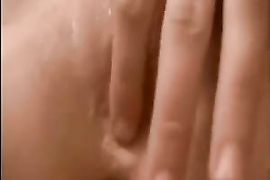 Blonde skank got her hairless snapper drilled and brewed