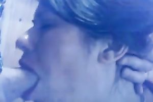 Hot brunette hair skank from the nightclub gobbles schlong unfathomable
