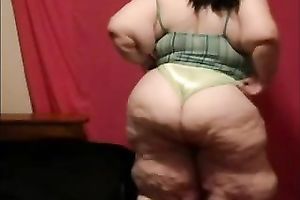 That sex-starved floozy was so hungry that I though this babe would drink me alive