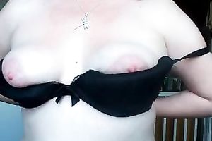 Showing my large natural milk shakes for the livecam and kneading 'em