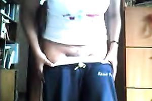 Juggy livecam slutty wife examines her puffy muff and strokes her milk cans