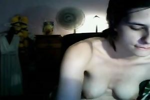 Amateur brunette hair BBC slut shows her ideal body for the livecam