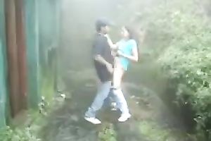She waited me outside in the park to have a quickie on web camera