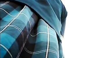 I decided to take the opportunity and take an upskirt movie of sexy gal