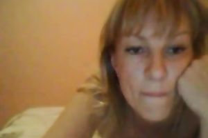 Small tittied livecam model shows off her nicely shaped bum