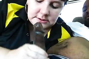 Fat short-haired mama sucks my dark dong in a car