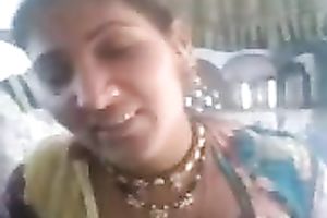 Skanky Indian mamma flashes her hairless bawdy cleft upskirt