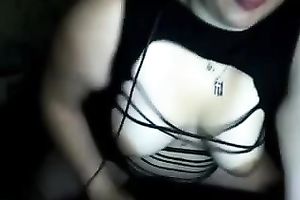 This bulky camwhore likes to tease her soaked snatch