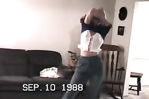 My hawt girlfriend knows to put on a wonderful striptease show for me