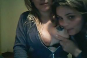 Lustful angels show off their well-formed booties and mangos