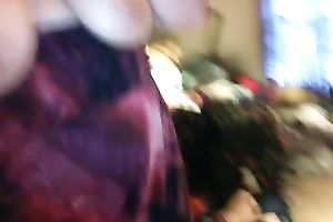 Horny voluptupus web camera model is showing some curves