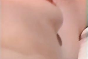 Wifie receives all bare to receive a hawt tan at the back yard