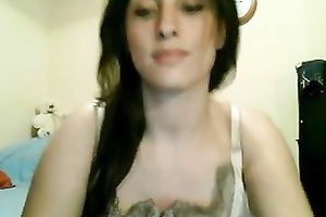 Super duper hawt playgirl with large bazookas disrobes on camera