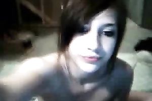 Emo webcam legal age teenager with admirable milk shakes rapaciously rubs her taut muff