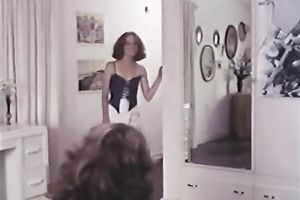 Delightful dark brown hottie gives astounding oral-job to a stud