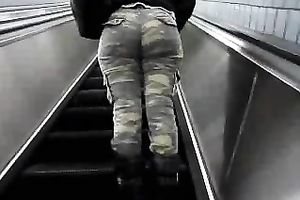 This babe can hypnotize any stud with her big bottom