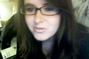 British hoochie flashes her soaked boobies and booty