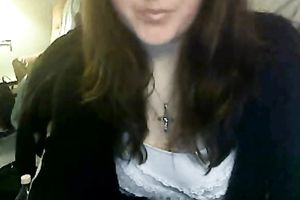 British hoochie flashes her soaked boobies and booty