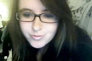 British hoochie flashes her soaked boobies and booty