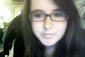 British hoochie flashes her soaked boobies and booty