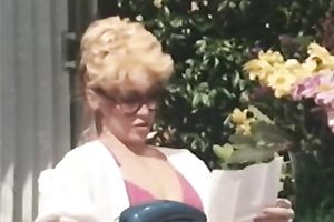 Blonde milf got her taut and moist vagina finger screwed