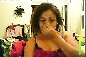 Plumpy big beautiful woman Latina cheating wife shows me her nifty butt on livecam