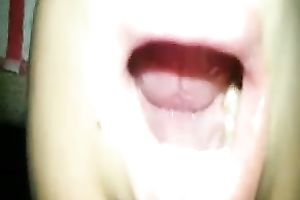 Trashy sweetheart who can't live without simple cash shows off her penis engulfing skills