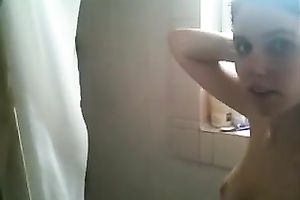 My well-endowed GF enjoys sex in the missionary pose after shower