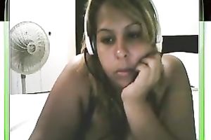 Sad and overweight livecam doxy shows her large wazoo for the livecam
