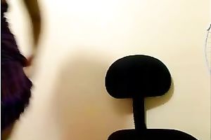 Curvy Latina boasts of her big pantoons and juicy booty in front of a livecam