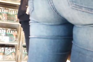 Girl with cute arse acquires caught on my hidden web camera in a shop